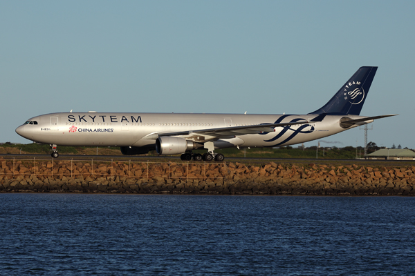 CHINA AIRLINES AIRBUS A330 300 SYD RF 002A7103.jpg
