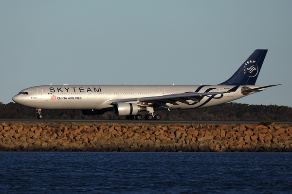 CHINA AIRLINES AIRBUS A330 300 SYD RF 002A7285.jpg