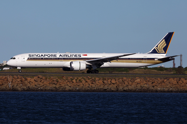 SINGAPORE AIRLINE BOEING 787 10 SYD RF 002A7249.jpg