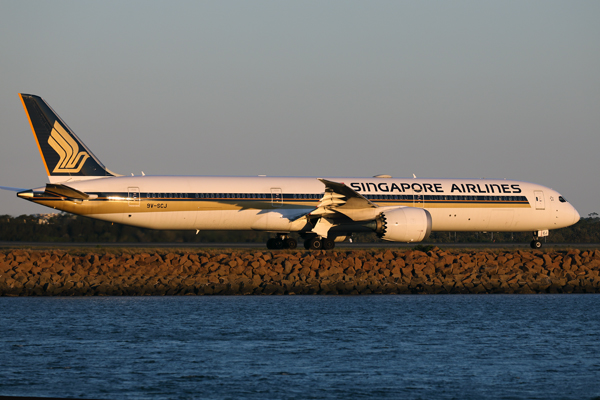 SINGAPORE AIRLINES BOEING 787 10 SYD RF 002A7316.jpg