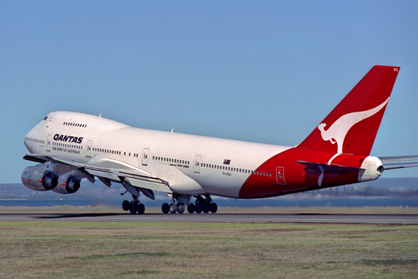 QANTAS BOEING 747 200 SYD RF 417 10.jpg