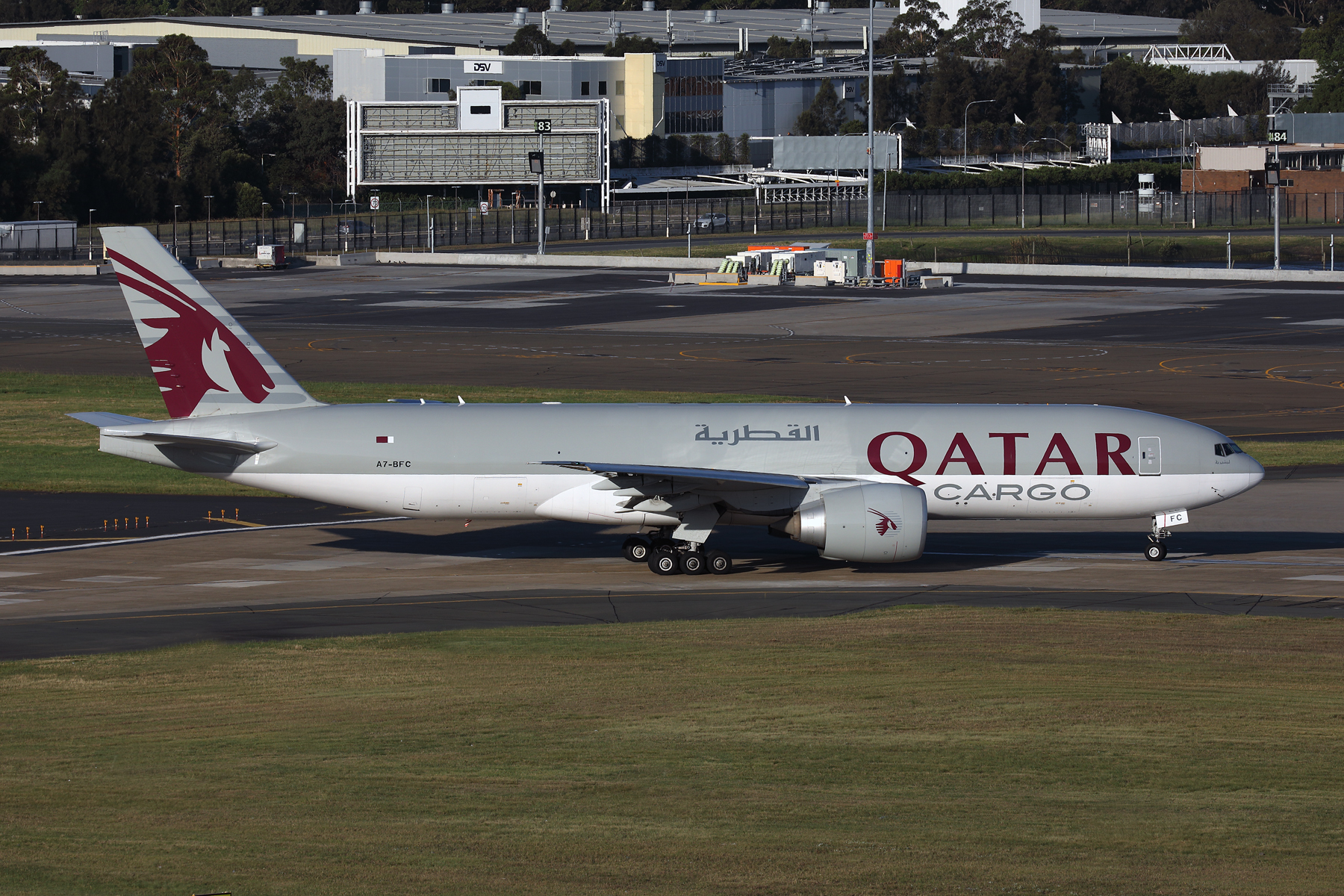 QATAR CARGO BOEING 777F SYD RF 002A7609.jpg