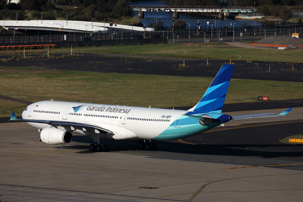 GARUDA INDONESIA AIRBUS A330 300 SYD RF 002A7550.jpg