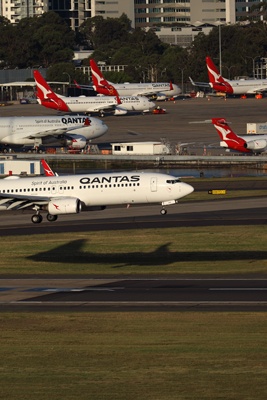 QANTAS BOEING 737 800 SYD RF 002A7650.jpg