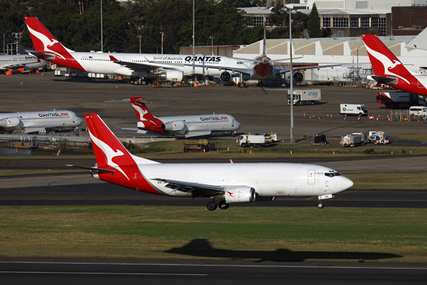 QANTAS FERIGHT BOEING 737 300F SYD RF 002A7616.jpg