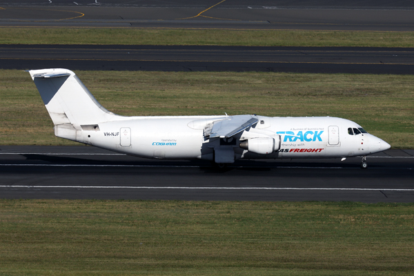 COBHAM QANTAS FREIGHT STARTRACK BAE 146 300QT SYD RF 002A7524.jpg