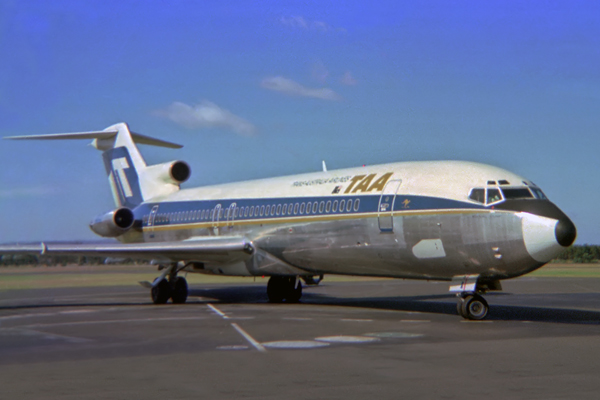 TAA BOEING 727 200 HBA 1976 RF 022 5.jpg