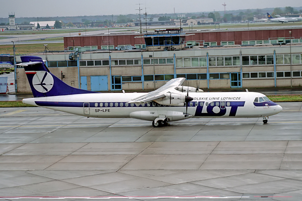 LOT ATR72 FRA RF 1067 26.jpg