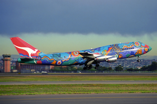 QANTAS BOEING 747 300 SYD RF 1039 35.jpg