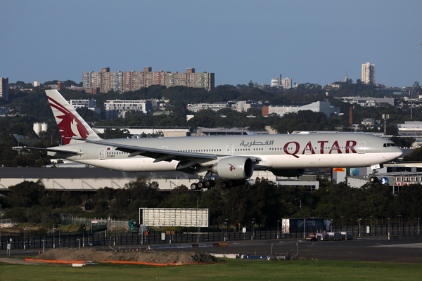 QATAR BOEING 777 300ER SYD RF 002A8100.jpg