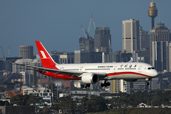 SHNAGHAI AIRLINES BOEING 787 9 SYD RF 002A8051.jpg