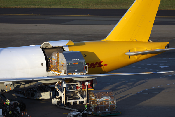 KALITTA DHL BOEING 777F SYD RF 002A8152.jpg