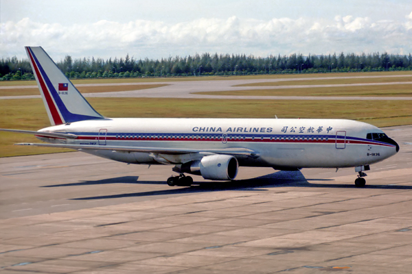 CHINA AIRLINES BOEING 767 200 SIN RF N053 20.jpg