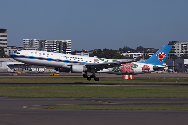 CHINA SOUTHERN AIRBUS A330 300 SYD RF 002A8488.jpg