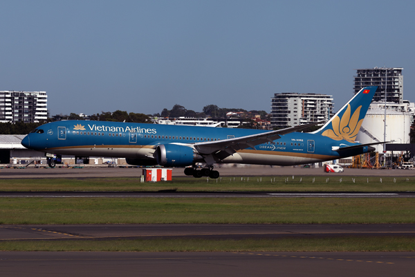 VIETNAM AIRLINES BOEING 787 9 SYD RF 002A8480.jpg