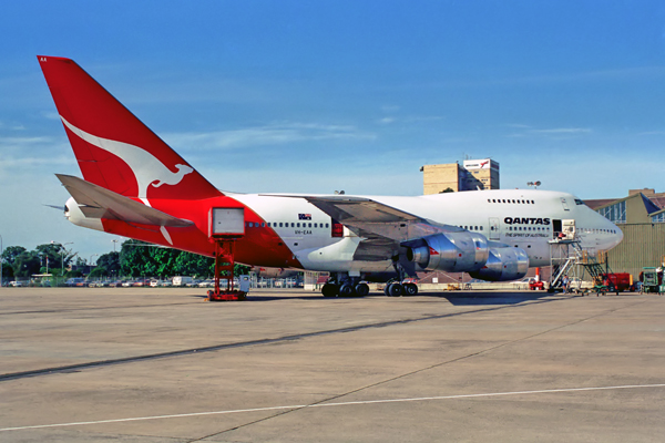 QANTAS BOEING 747SP SYD RF 136 25.jpg