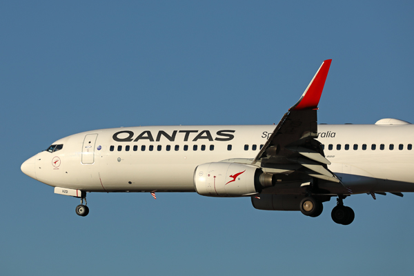 QANTAS BOEING 737 800 MEL RF 002A9437.jpg