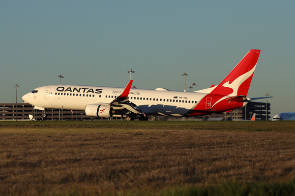 QANTAS BOEING 737 800 MEL RF 002A9464.jpg