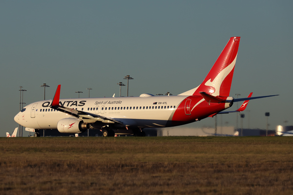 QANTAS BOEING 737 800 MEL RF 002A9468.jpg