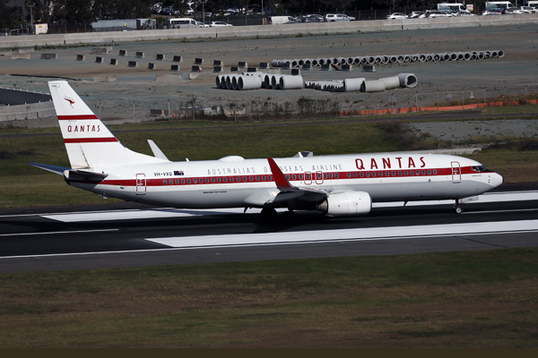 QANTAS BOEING 737 800 SYD RF 002A9490.jpg