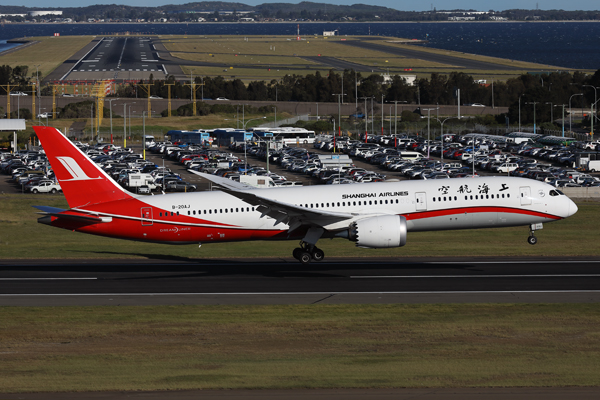 SHANGHAI AIRLINES BOEING 787 9 SYD RF 002A9596.jpg