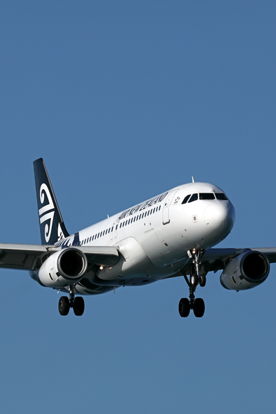 AIR NEW ZEALAND AIRBUS A320 HBA RF 002A9942.jpg