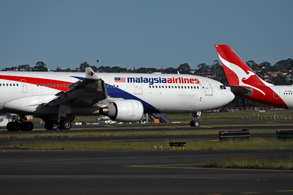 MALAYSIA QANTAS AIRCRAFT SYD RF 002A9852.jpg