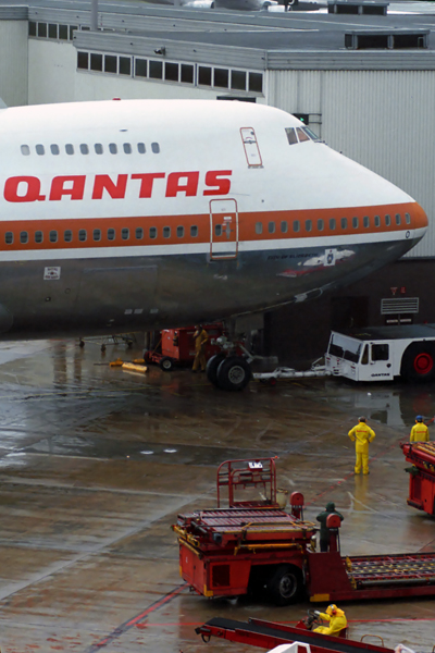 QANTAS BOEING 747 200 SYD RF 054 11 A.jpg