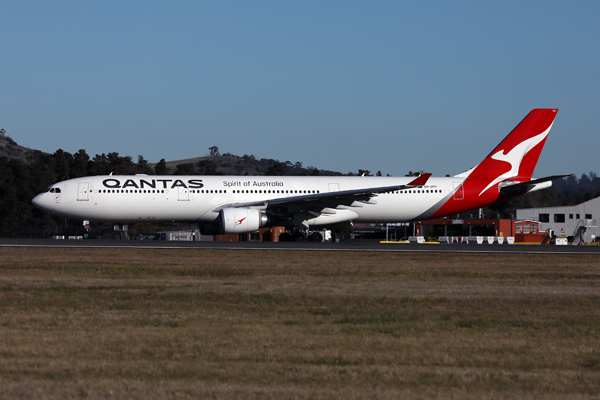 QANTAS AIRBUS A330 300 HBA RF 002A9991.jpg