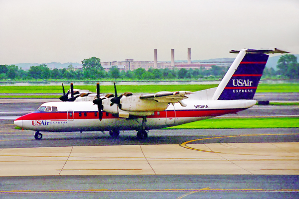 USAIR EXPRESS DASH 7 LGW 910 18.jpg