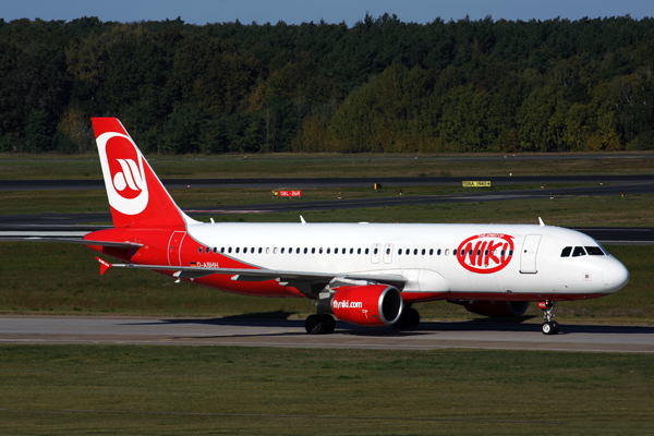 NIKI AIRBUS A320 TXL RF 5K5A1867.jpg