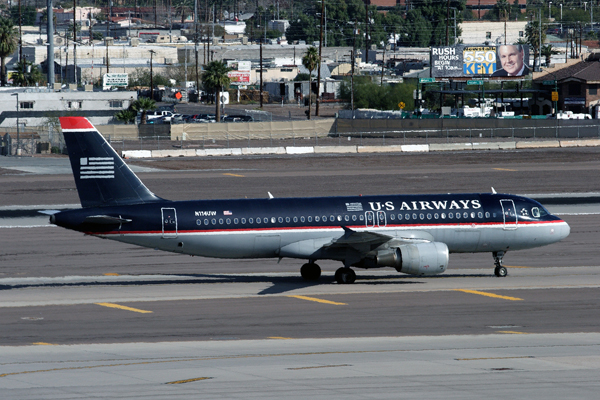 US AIRWAYS AIRBUS A320 PHX RF IMG_8732.jpg