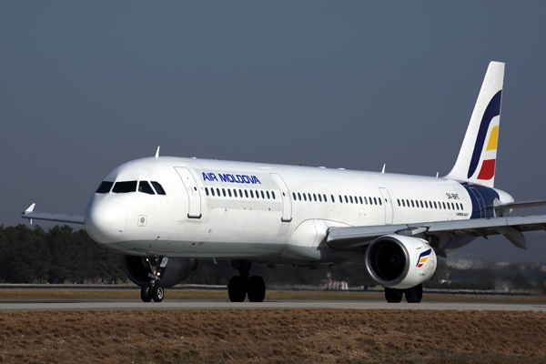 AIR MOLDOVA AIRBUS A321 AYT RF 5K5A7229.jpg