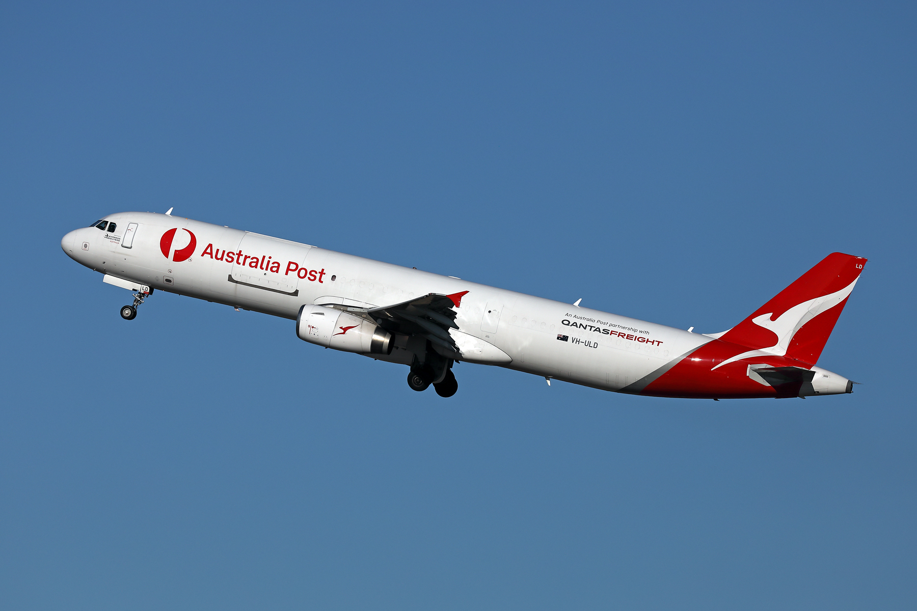 QANTAS FREIGHT AIRBUS A321PF PER RF 002A0106.jpg