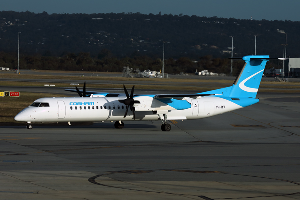 COBHAM DASH 8 400 PER RF 002A0084.jpg