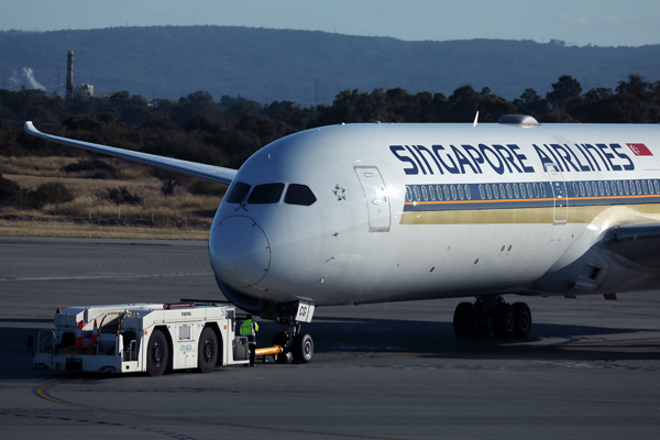 SINGAPORE AIRLINES BOEING 787 10 PER RF 002A0043.jpg