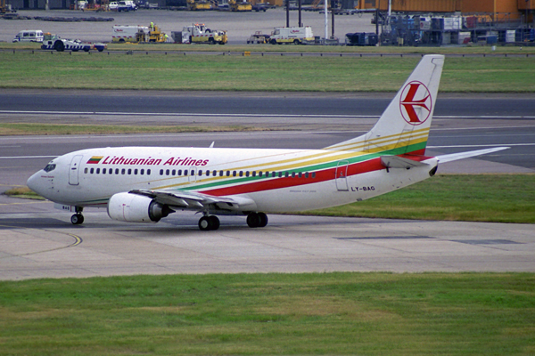 LITHUANIAN AIRLINES BOEING 737 300 LHR RF 1475 16 .jpg