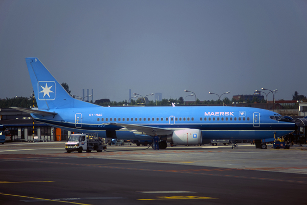 MAERSK BOEING 737 300 CPH RF V2941.jpg