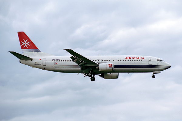 AIR MALTA BOEING 737 400 LGW RF 1302 2.jpg