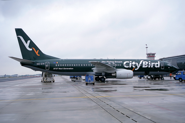 CITYBIRD BOEING 737 800 BRU RF 1557 15.jpg