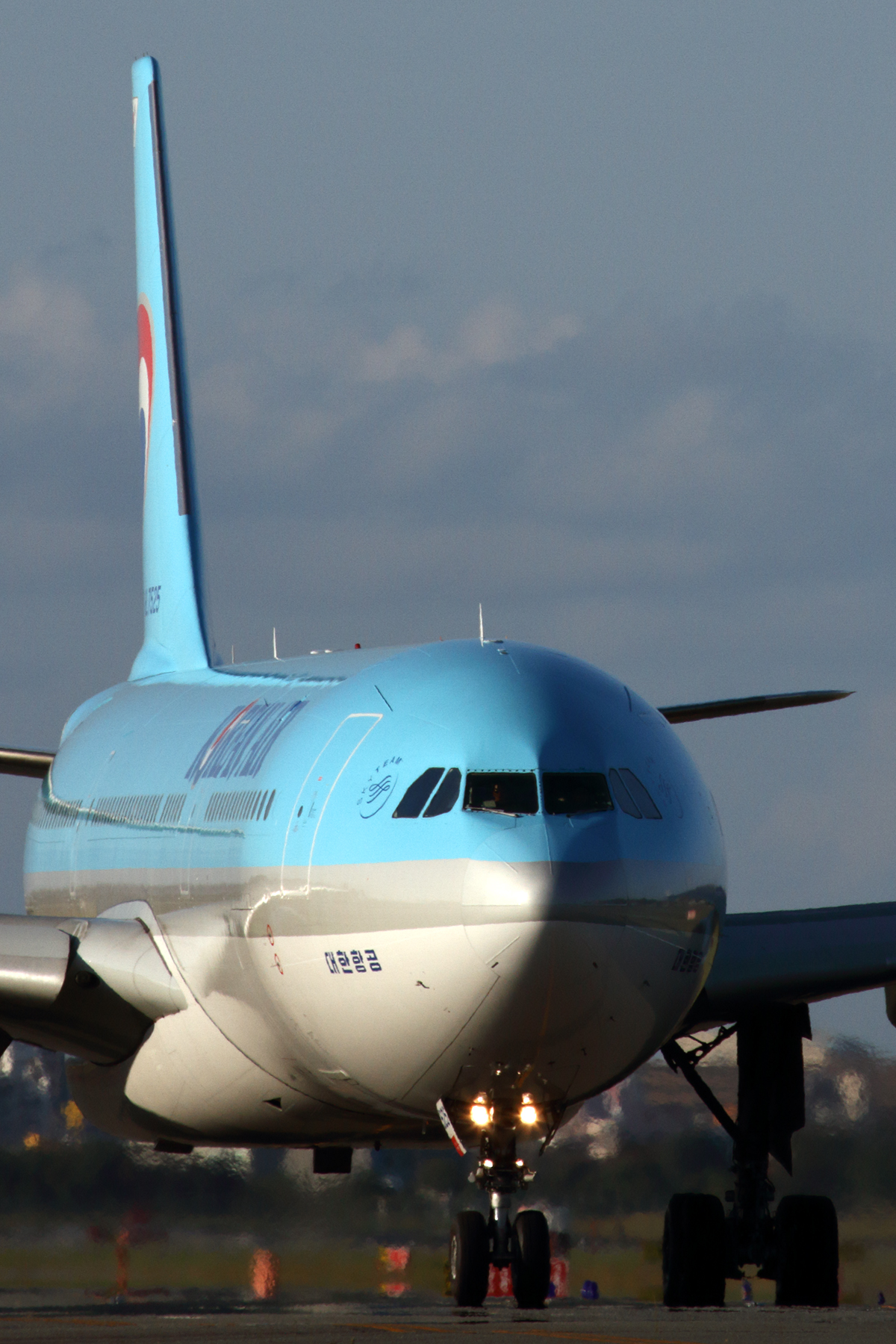 KOREAN AIR AIRBUS A330 300 FUK RF IMG_0905.jpg