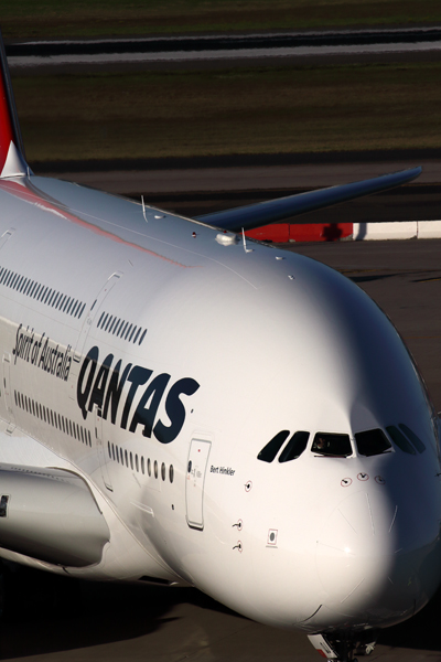 QANTAS AIRBUS A380 SYD RF IMG_9873.jpg