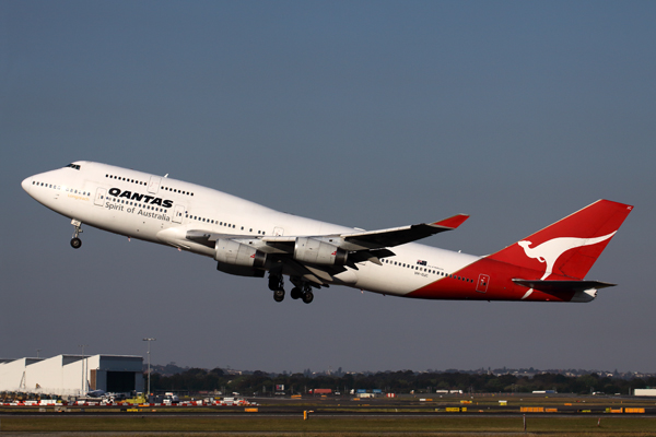 QANTAS BOEING 747 400 SYD RF IMG_0993.jpg