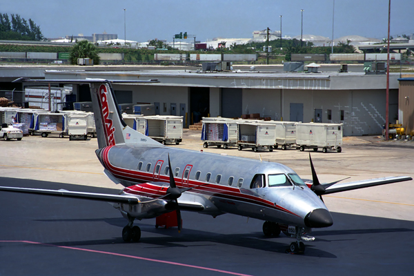 COMAIR EMBRAER 120 MIA RF 533 28.jpg