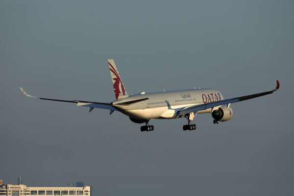 QATAR AIRBUS A350 1000 MEL RF 002A0358.jpg