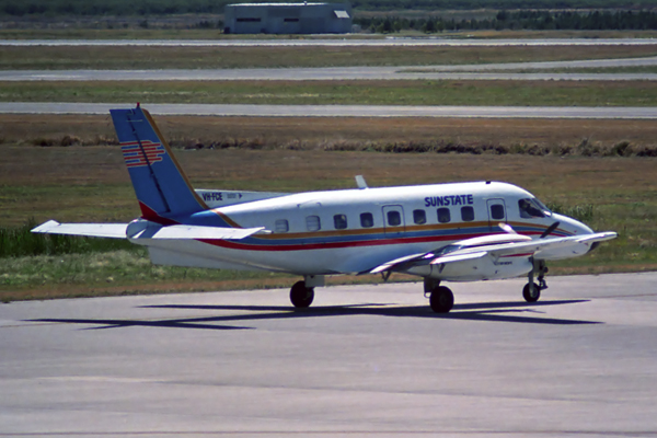 SUNSTATE EMBRAER 110 BNE RF 170 34.jpg