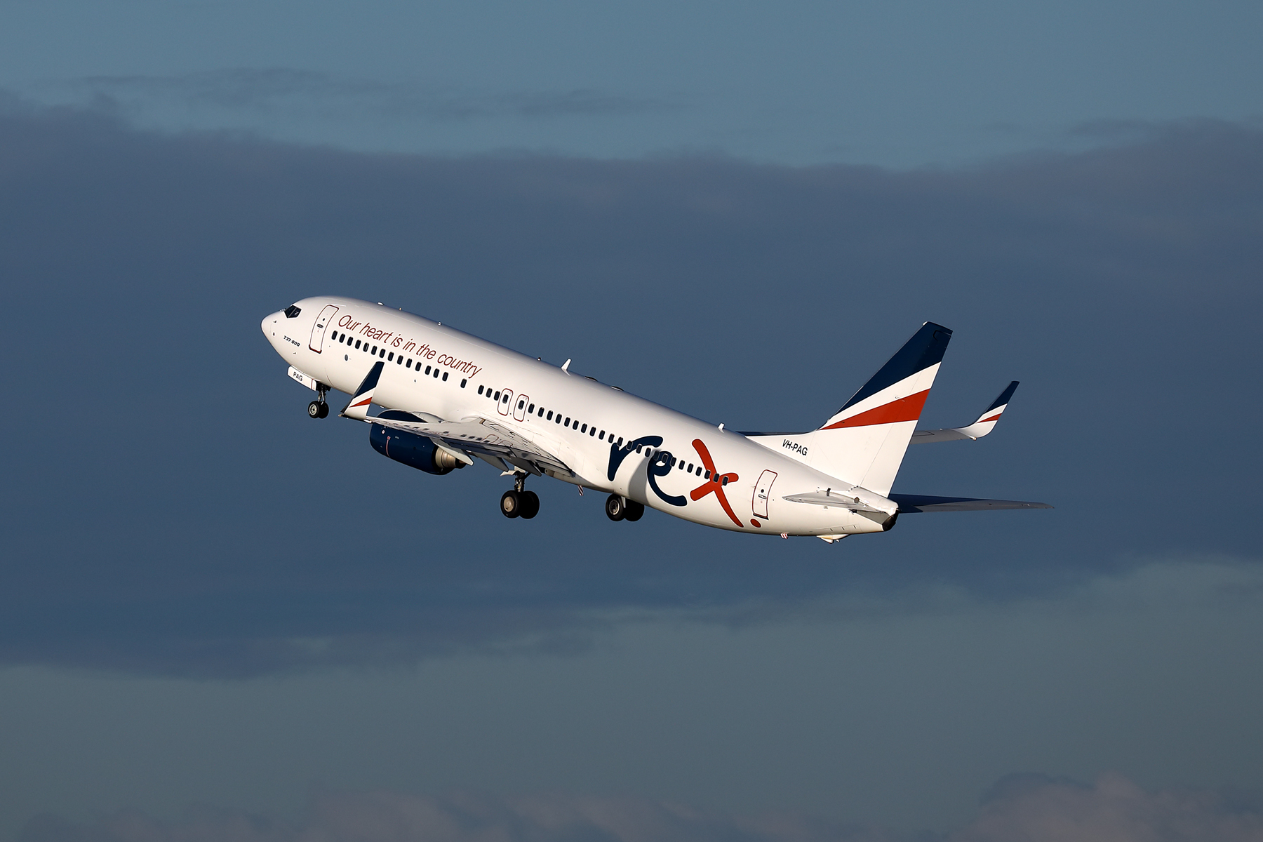 REX BOEING 737 800 SYD RF 002A0948.jpg