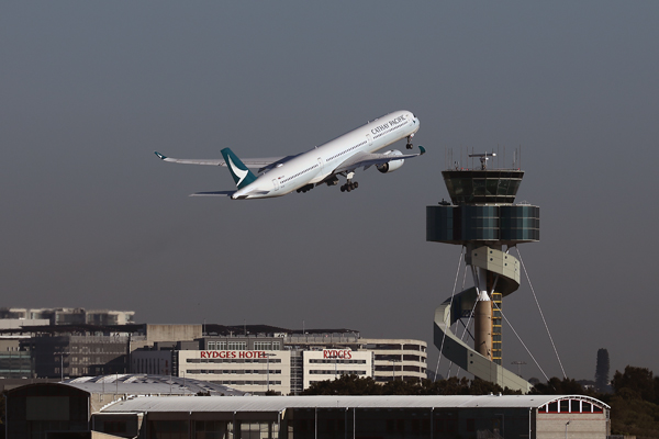 CATHAY PACIFIC AIRBUS A350 1000 SYD RF 002A0996.jpg