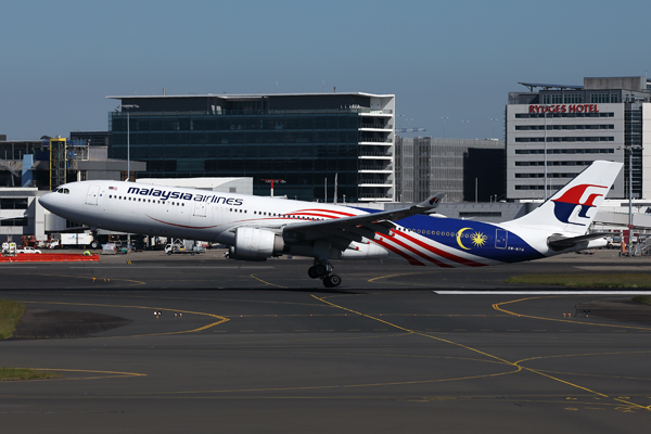 MALAYSIA AIRLINES AIRBUS A330 300 SYD RF 002A1064.jpg