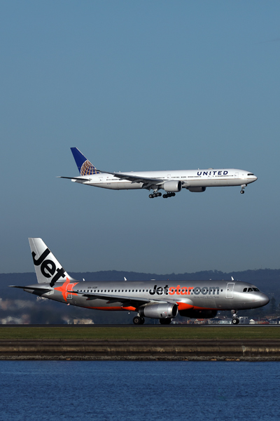 UNITED JETSTAR AIRCRAFT SYD RF 002A0985.jpg